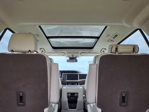 Used 2023 GMC Yukon Denali RWD image 28