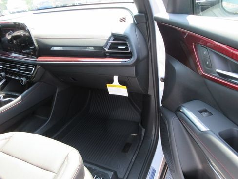 New 2026 Chevrolet Traverse Z71 w/ Driver Confidence Package AWD/4WD image 20