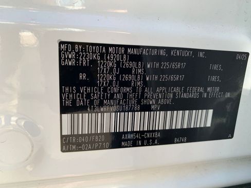 Used 2025 Toyota RAV4 LE image 28