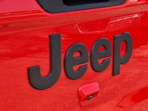 Used 2025 Jeep Gladiator Sport AWD/4WD image 30