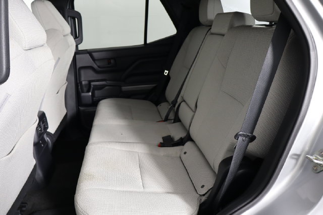 Used 2025 Toyota 4Runner SR5 AWD/4WD image 15