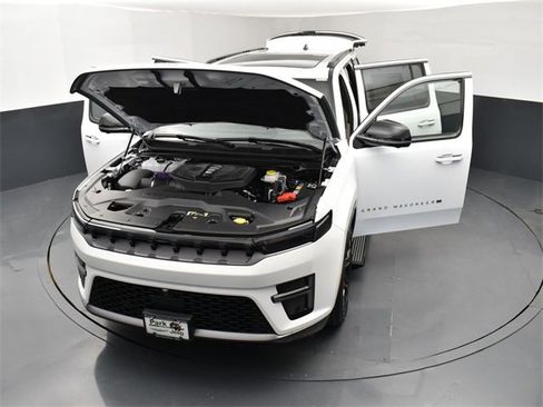 New 2026 Jeep Grand Wagoneer Summit image 26