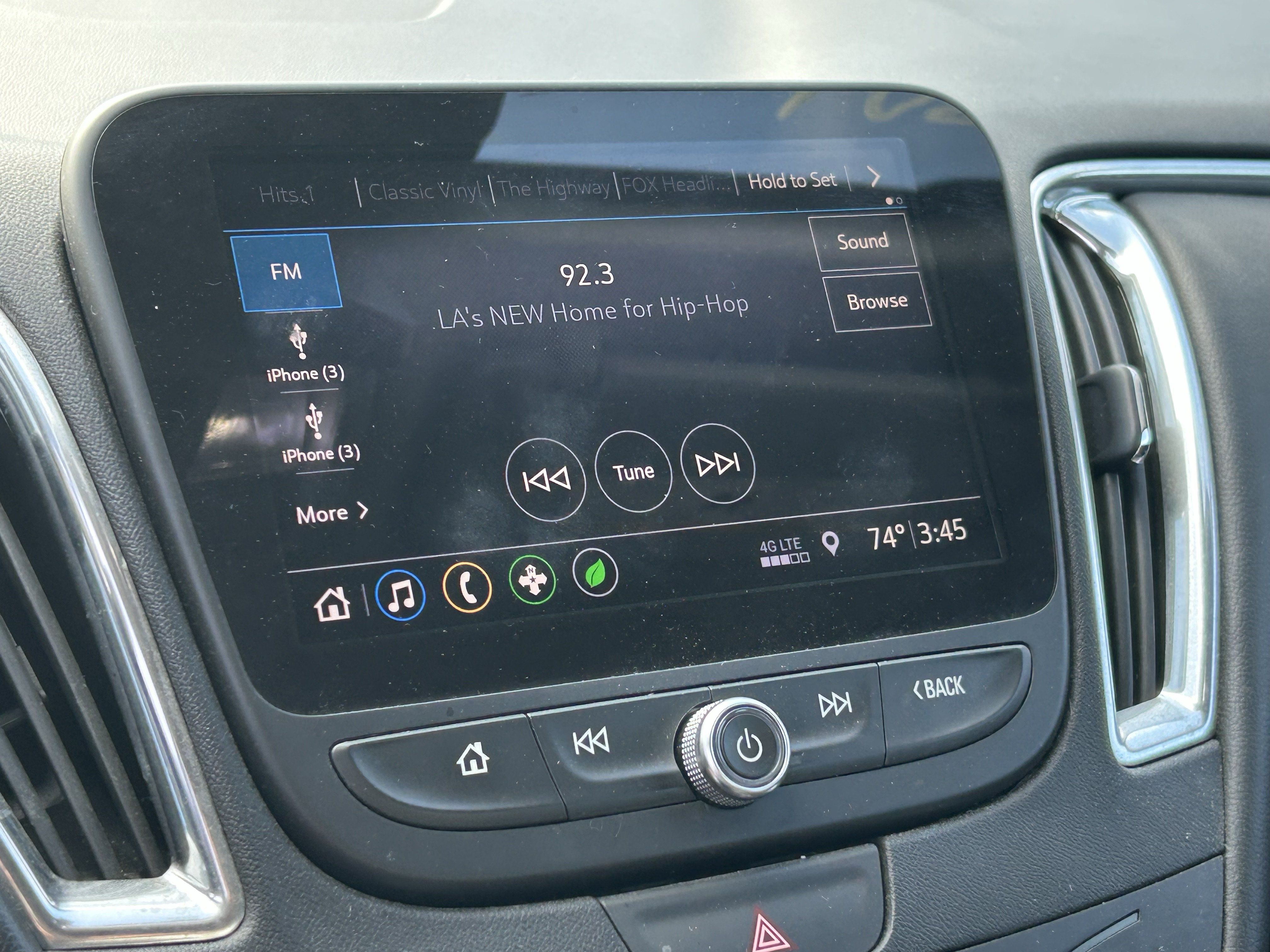 Used 2019 Chevrolet Malibu Hybrid w/ Leather Package FWD image 6