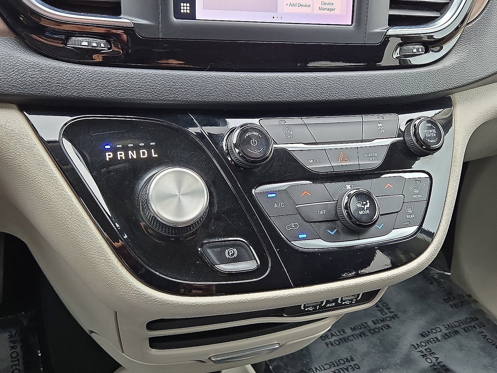 Used 2024 Chrysler Voyager LX FWD image 29