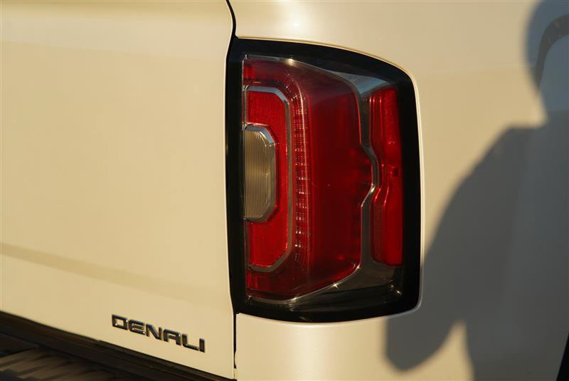 Used 2016 GMC Sierra 1500 Denali w/ Denali Ultimate Package AWD/4WD image 36