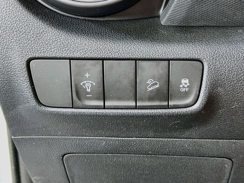 Used 2023 Hyundai Kona Limited AWD/4WD image 10
