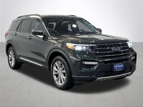 Certified 2022 Ford Explorer XLT w/ Equipment Group 202A AWD/4WD image 9