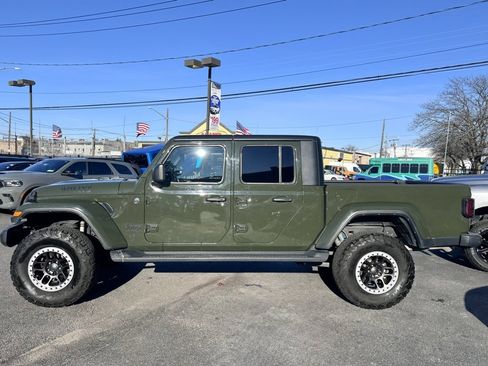 Certified 2022 Jeep Gladiator Willys image 4
