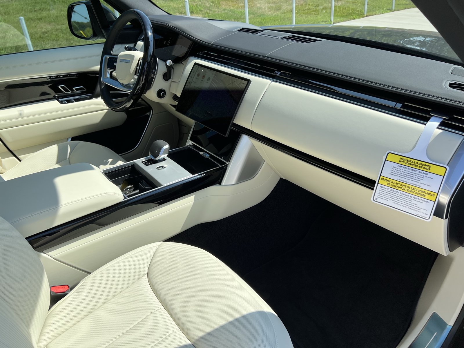 New 2026 Land Rover Range Rover SE AWD/4WD image 3