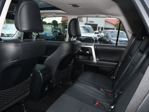 Used 2024 Toyota 4Runner Limited AWD/4WD image 17