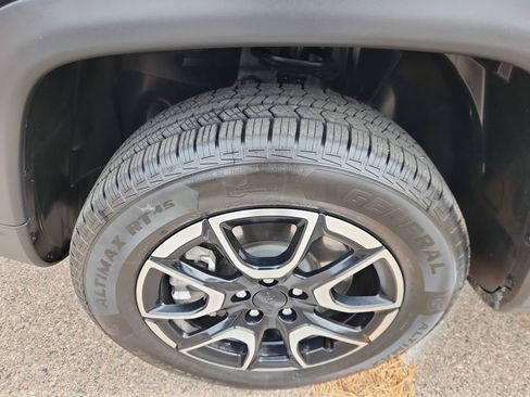 Certified 2024 Jeep Compass Trailhawk image 17