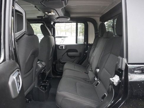 Used 2022 Jeep Gladiator Sport AWD/4WD image 29