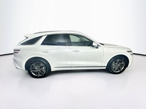 Used 2025 Genesis GV70 2.5T AWD/4WD image 10