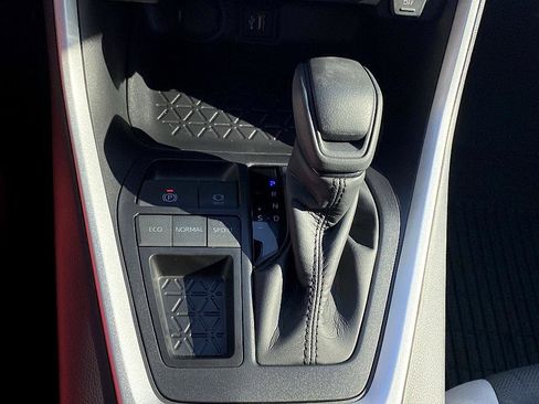 Certified 2025 Toyota RAV4 XLE image 18