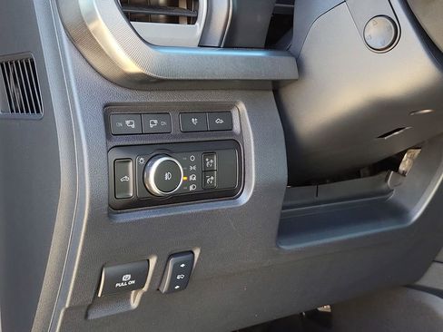 Used 2024 Ford F250 Platinum image 18