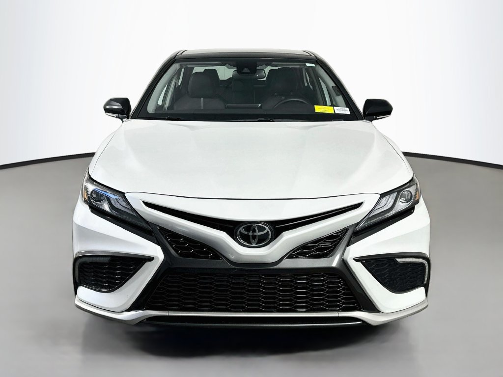 Used 2023 Toyota Camry XSE FWD image 2