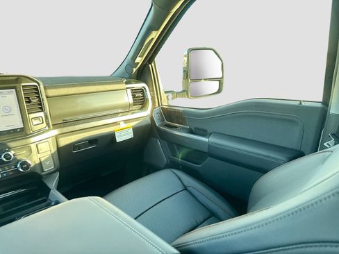 Used 2026 Ford F250 Lariat w/ Chrome Package image 30