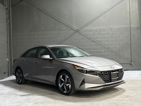 Used 2023 Hyundai Elantra SEL w/ Convenience Package FWD image 1