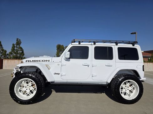 Used 2022 Jeep Wrangler Unlimited Rubicon w/ Trailer Tow Package AWD/4WD image 6