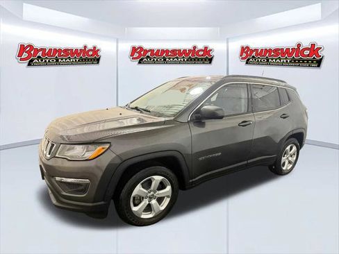 Certified 2017 Jeep Compass Latitude w/ Popular Equipment Group image 2