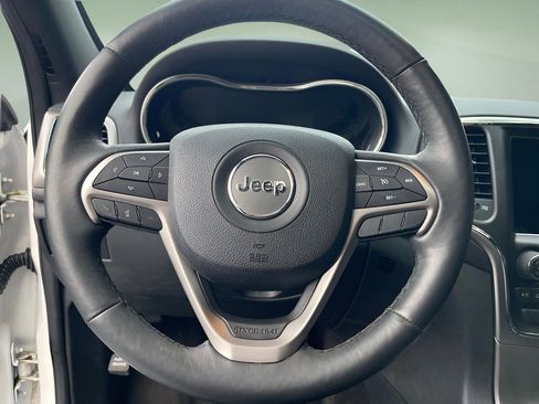 Used 2018 Jeep Grand Cherokee Altitude image 19