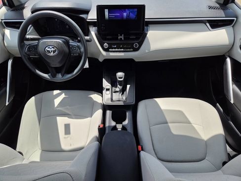 Used 2026 Toyota Corolla Cross L FWD image 12