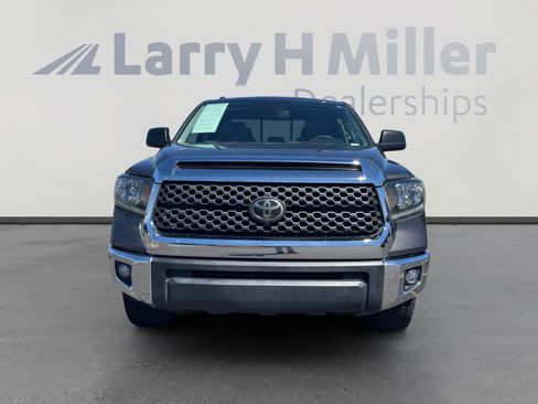 Used 2019 Toyota Tundra SR5 w/ SR5 Convenience Package image 8