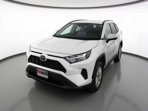 Used 2024 Toyota RAV4 XLE image 1
