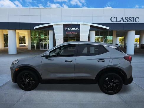 Used 2024 Buick Encore GX Sport Touring FWD image 5