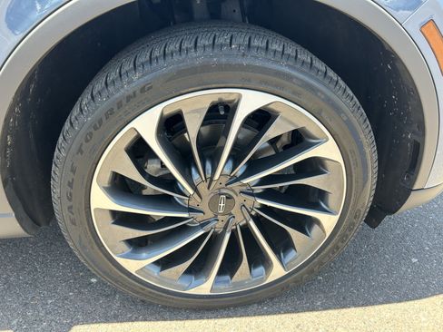 Used 2025 Lincoln Aviator Reserve w/ Equipment Group 201A AWD/4WD image 9