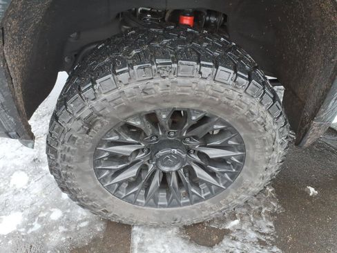 Used 2024 GMC Sierra 3500 Denali image 10