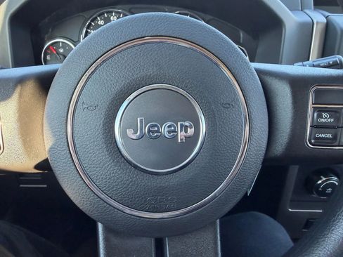 Used 2012 Jeep Liberty Sport image 24