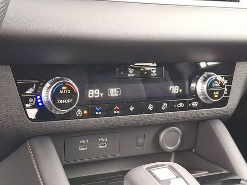 New 2026 Mitsubishi Outlander SEL AWD/4WD image 8