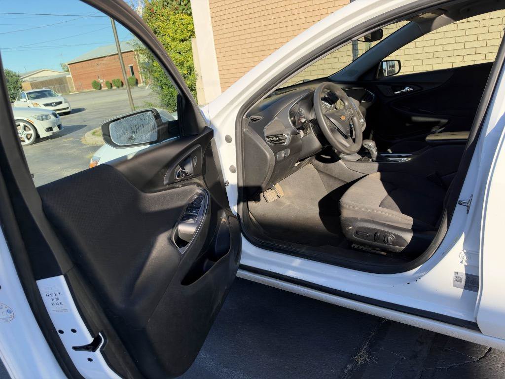 Used 2021 Chevrolet Malibu LT FWD image 24