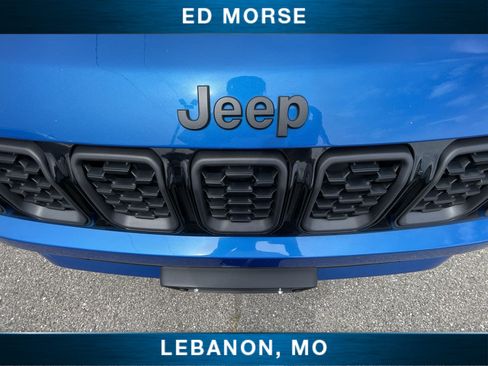 Used 2025 Jeep Compass Latitude w/ Convenience Group AWD/4WD image 31