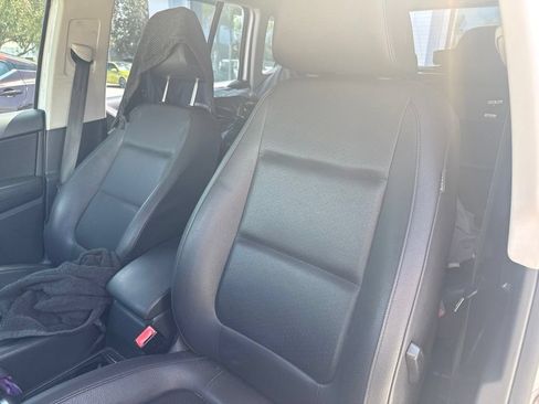 Used 2016 Volkswagen Tiguan S FWD image 5