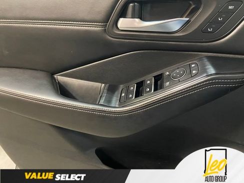Used 2022 Nissan Rogue SL w/ SL Premium Package AWD/4WD image 4