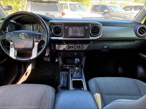 Used 2017 Toyota Tacoma SR5 w/ Tow Package RWD image 15