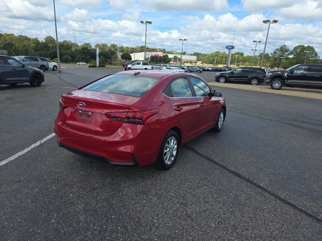 Used 2021 Hyundai Accent SEL FWD image 3