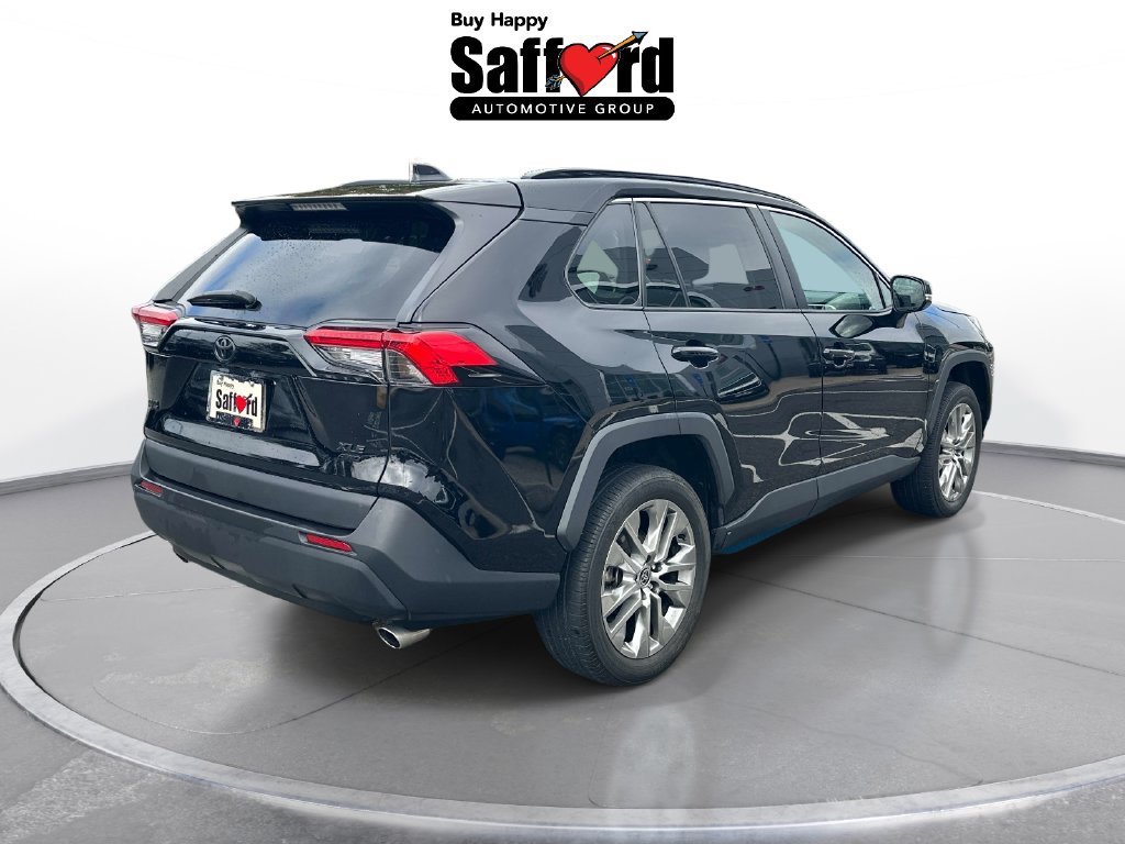 Used 2022 Toyota RAV4 XLE Premium AWD/4WD image 9