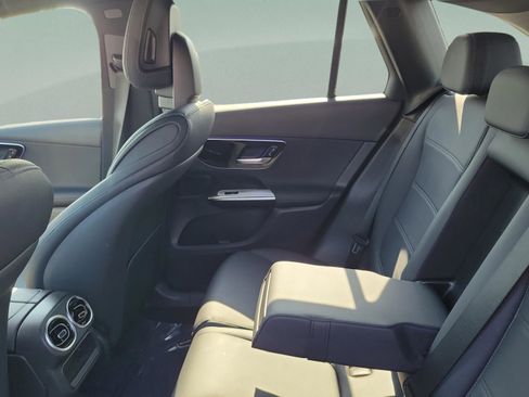 Certified 2025 Mercedes-Benz GLC 300 image 4