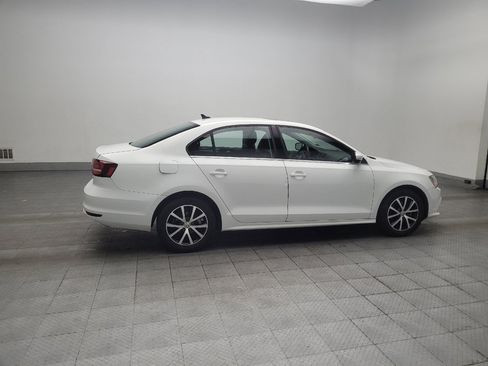 Used 2018 Volkswagen Jetta SE FWD image 10