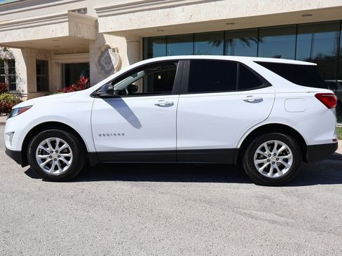Used 2020 Chevrolet Equinox LS w/ LS Convenience Package image 2