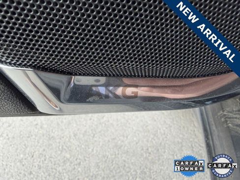 Used 2024 Cadillac Escalade Premium Luxury image 8