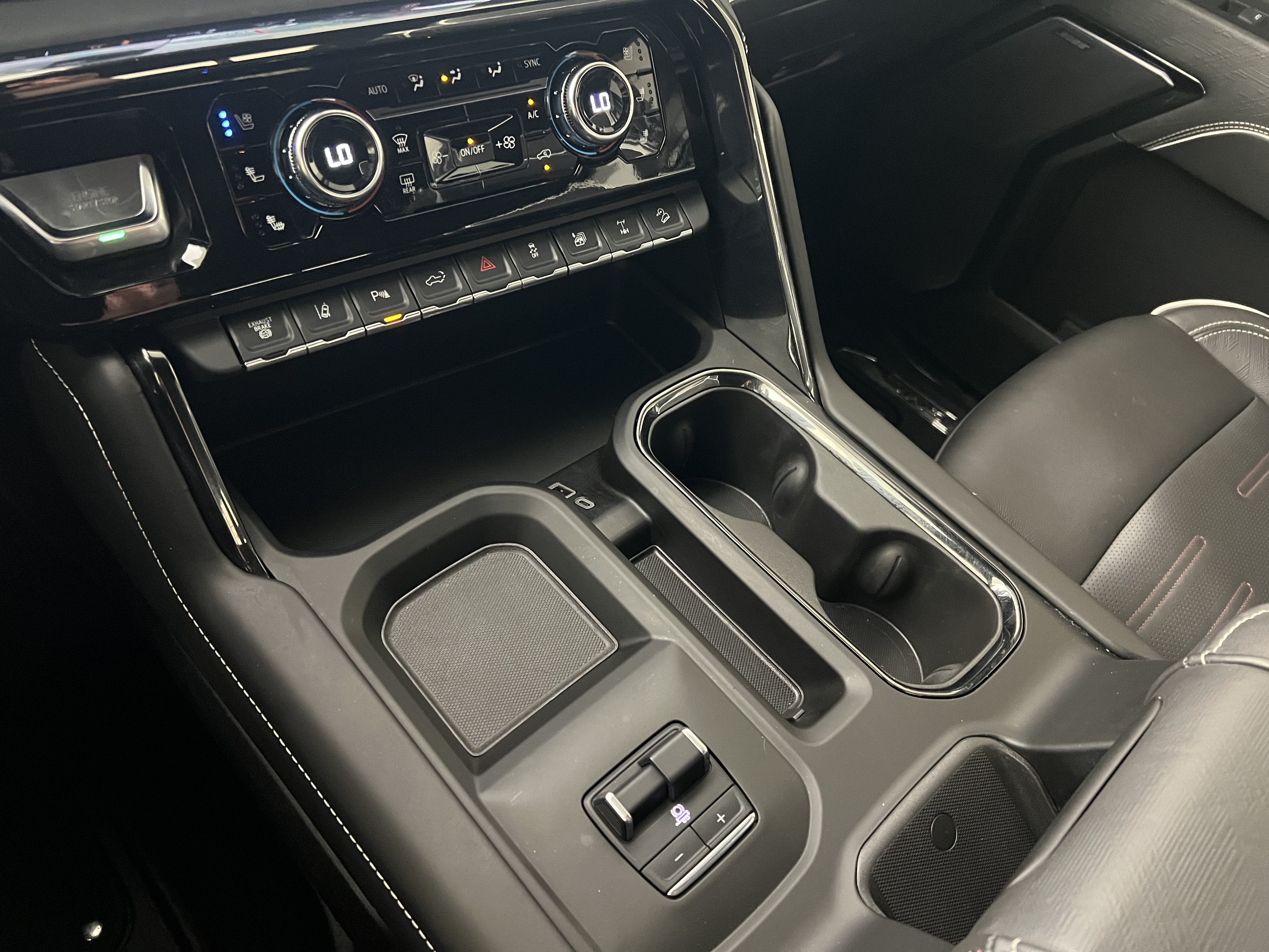 Used 2024 GMC Sierra 2500 AT4X AWD/4WD image 32