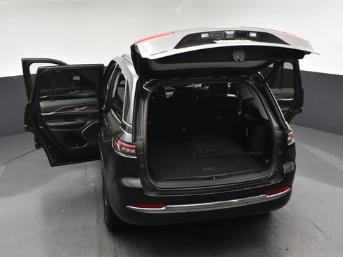 Used 2023 Jeep Grand Cherokee 4WD 4xe image 22