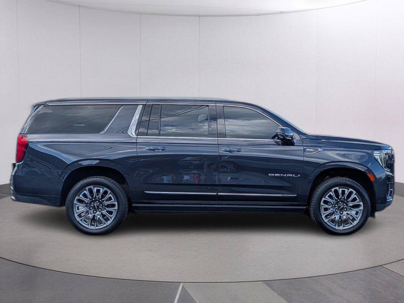 Certified 2023 GMC Yukon XL Denali Ultimate AWD/4WD image 6
