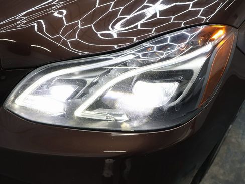 Used 2016 Mercedes-Benz E 400 4MATIC Sedan w/ Driver Assistance Package image 28