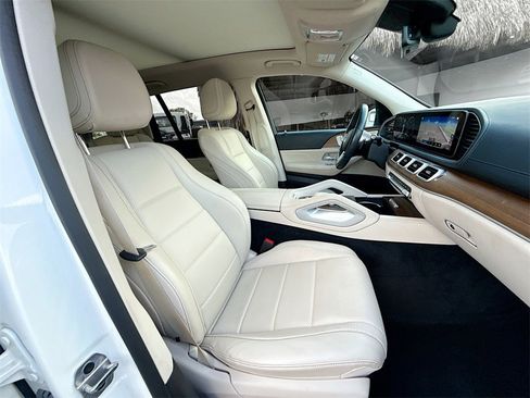 Used 2022 Mercedes-Benz GLS 450 4MATIC image 33