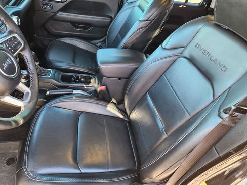 Used 2020 Jeep Gladiator Overland image 9